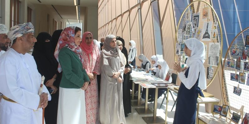 متحف عمان عبر الزمان يفتتح معرض الفنون التشكيلية “بريق”