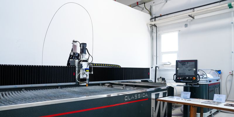 إطلاق أجهزة جديدة بمركز النمذجة “صُنّاع عُمان”