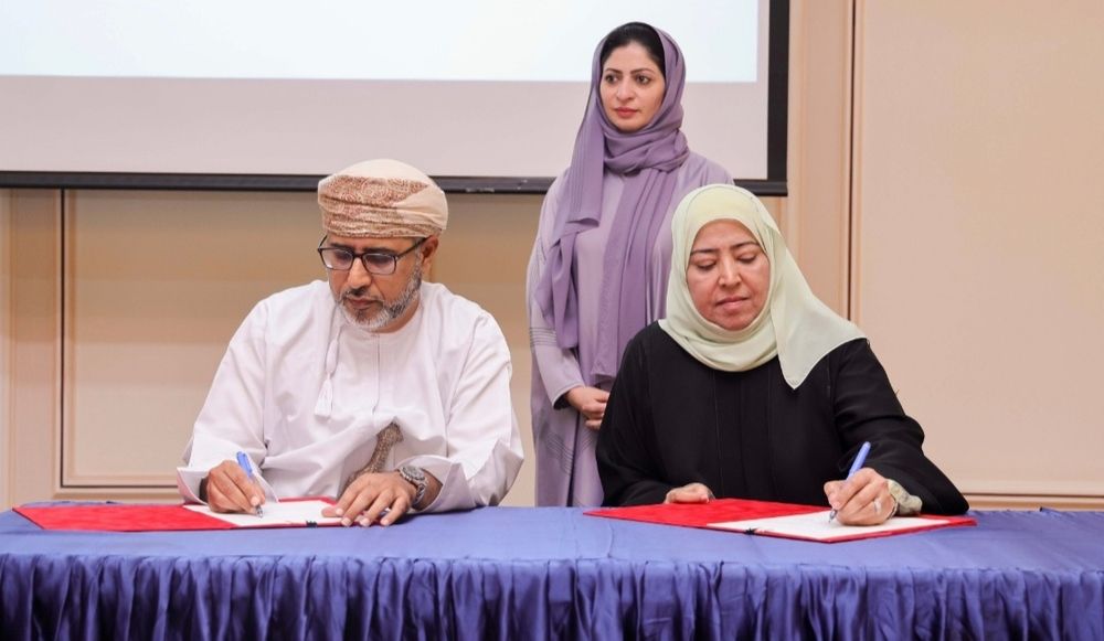 وزارة العمل توقع على برنامج للتدريب التخصصي