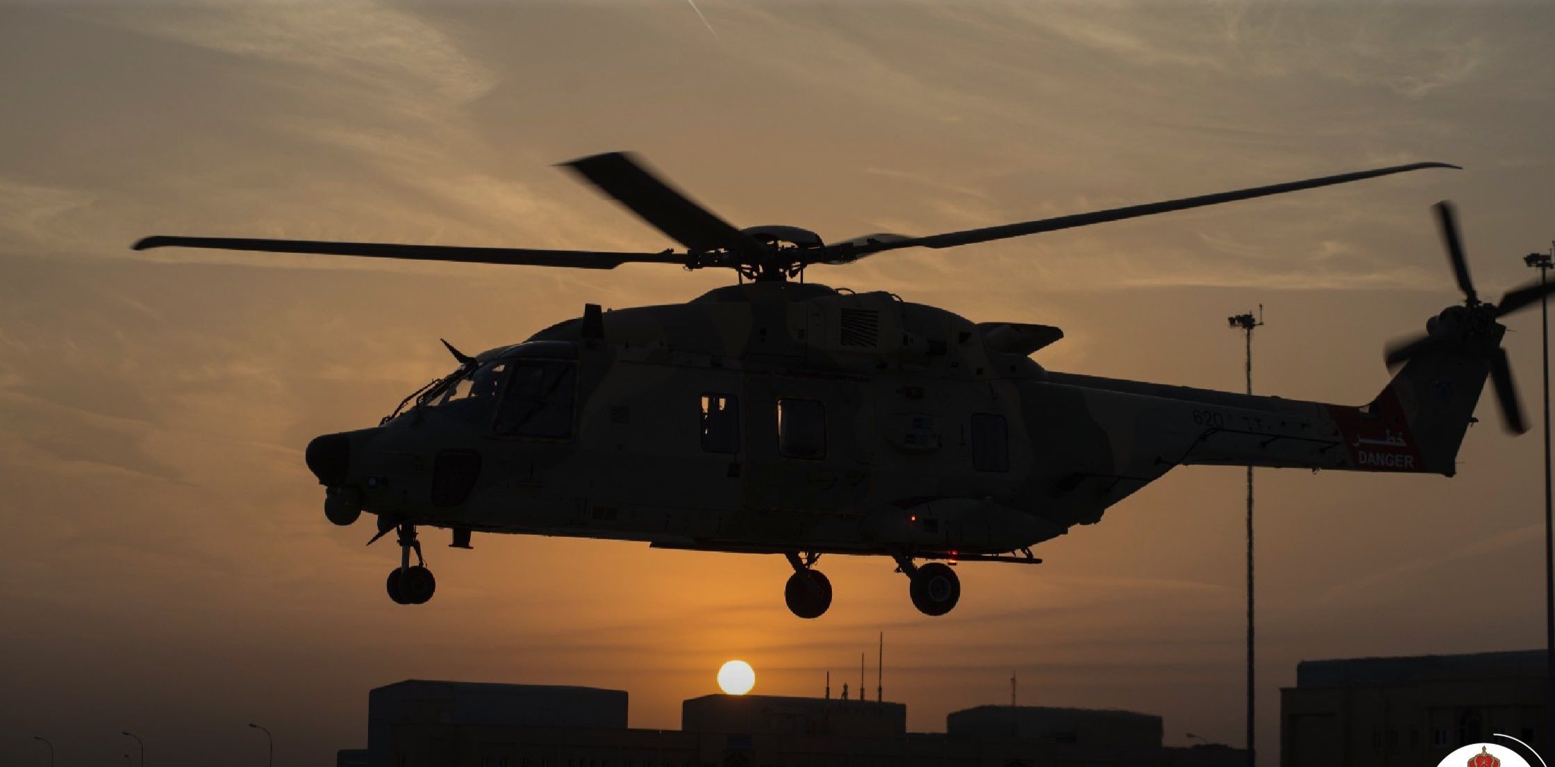 سلاح الجو السلطاني العُماني ينفذ عملية “إخلاء طبي”