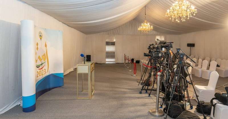 جانب من تجهيز المركز الاعلامي