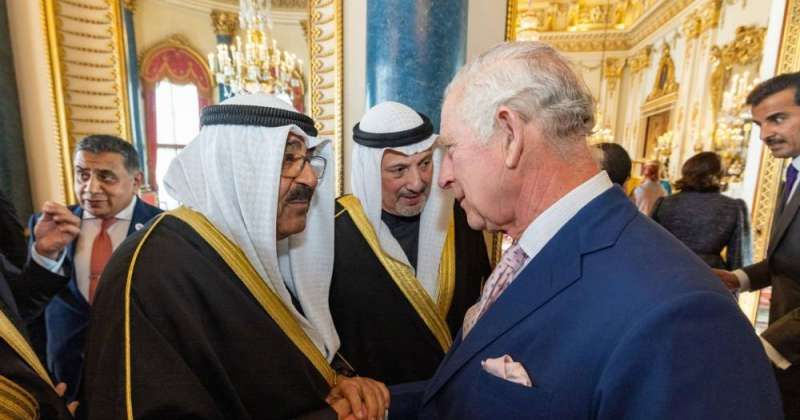 ممثل الأمير يلتقي الملك تشارلز في قصر باكنغهام: مكانة خاصة للمملكة المتحدة لدى الكويت