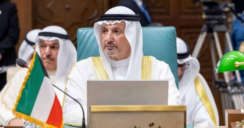 وزير الخارجية مترئسا وفد الكويت