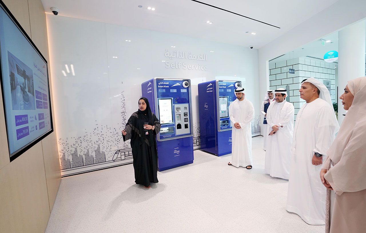 طرق دبي تفتتح مركزي إسعاد المتعاملين الذكي في المنارة والكفاف