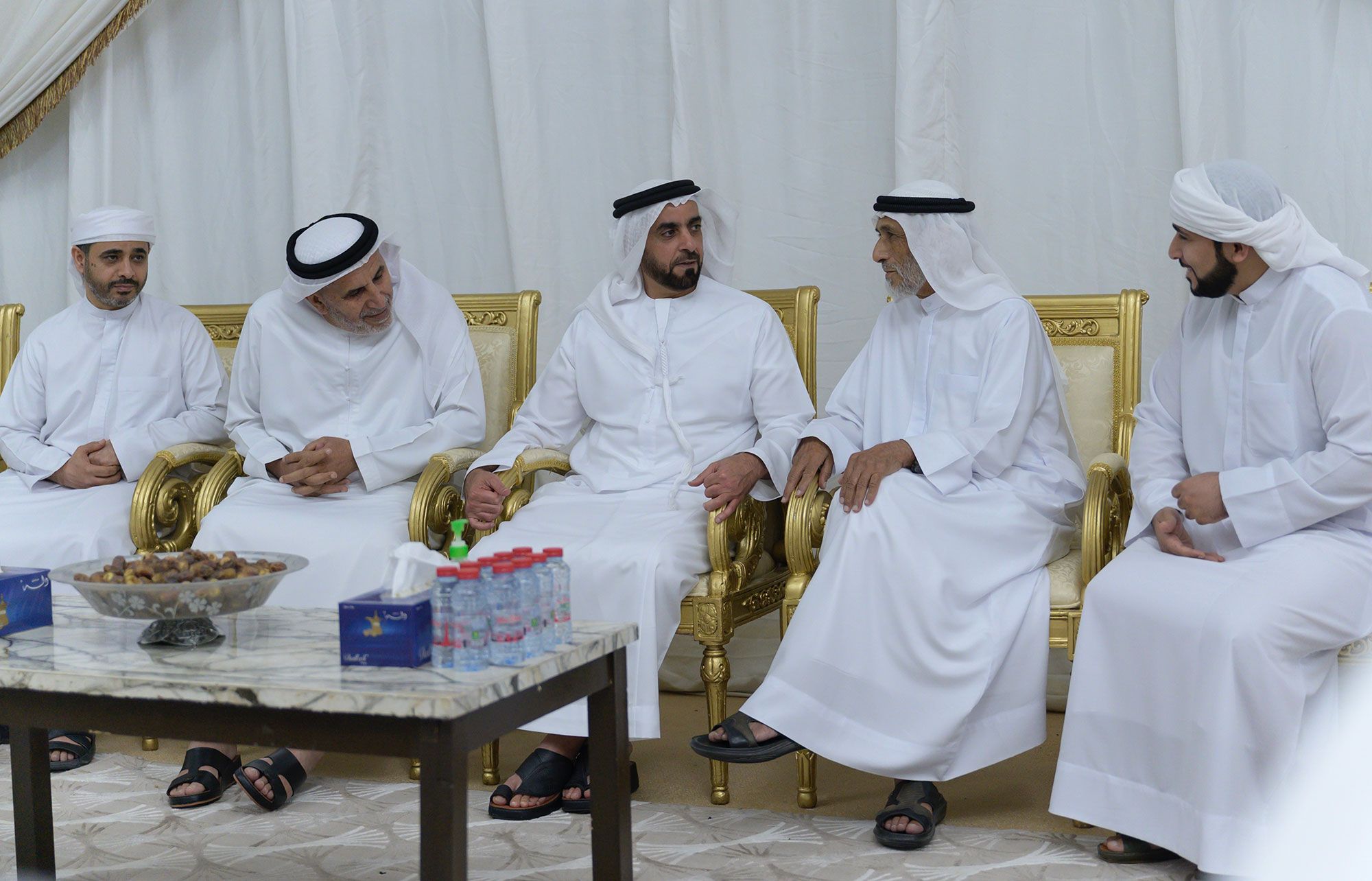 سيف بن زايد يعزي في شهيد الواجب الرقيب عمر الكتبي