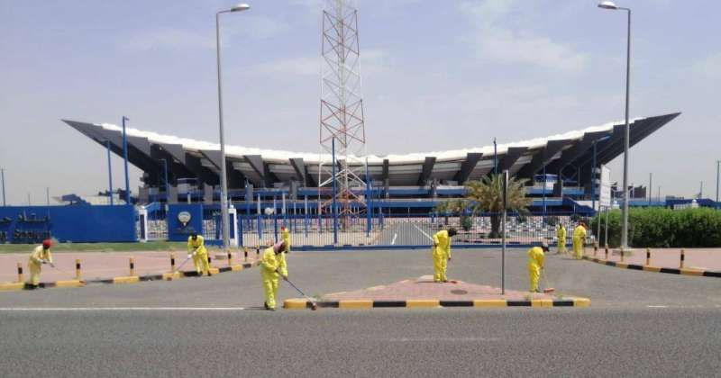 البلدية تنهي أعمال النظافة وتزيين استاد جابر الدولي استعدادا لنهائي لكأس سمو الأمير