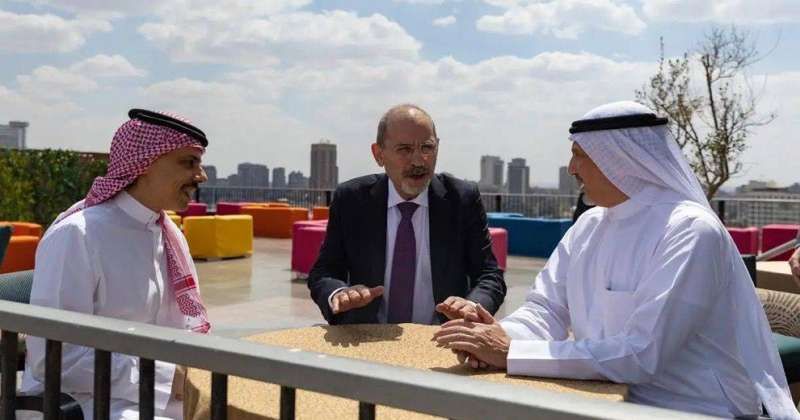 وزراء خارجية الكويت والسعودية والأردن خلال اللقاء