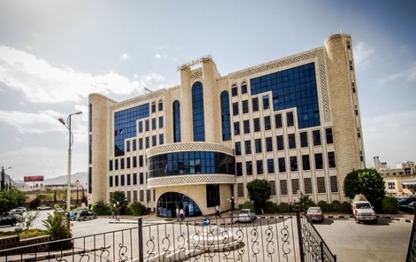 تعرض للتهديد من مديرها الحوثي.. موظف بشركة النفط في صنعاء يدعو زملاءه للتظاهر
