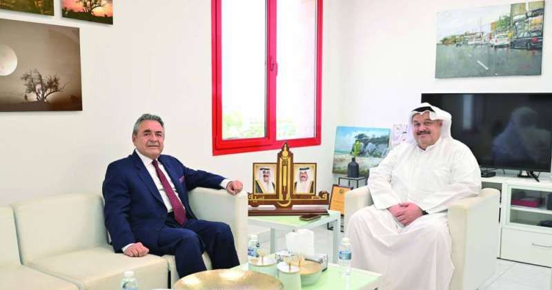 رئيس التحرير مستقبلاً سفير بيرو