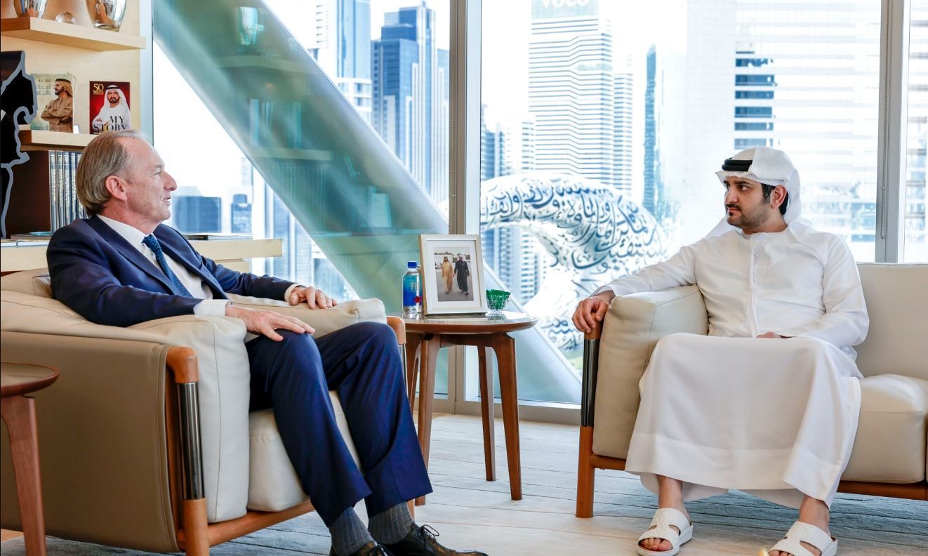 مكتوم بن محمد يلتقي رئيس شركة مورجان ستانلي