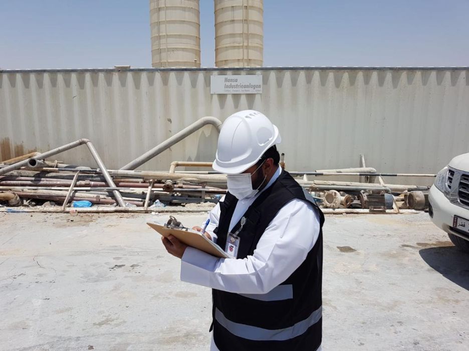 وزارة البيئة تنفذ حملات تفتيشية على المنشآت الصناعية