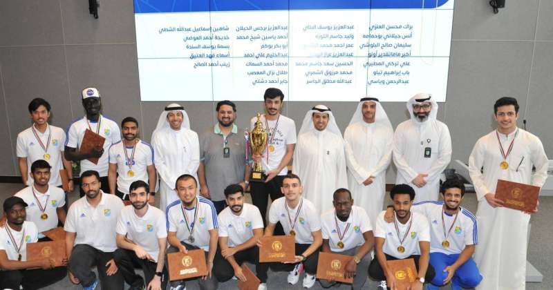 الجامعة كرمت طلبتها الحاصلين على المراكز المتقدمة بالمسابقات المحلية والدولية