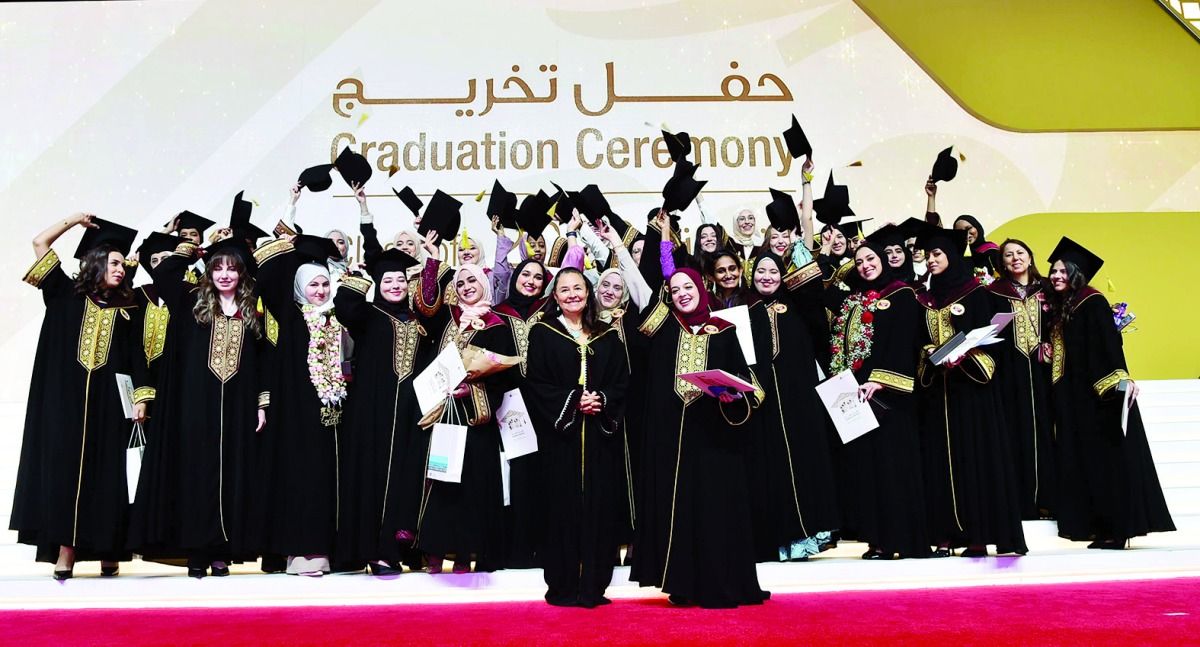 جامعة قطر تحتفي بخريجي كليات الهندسة والشريعة والقانون