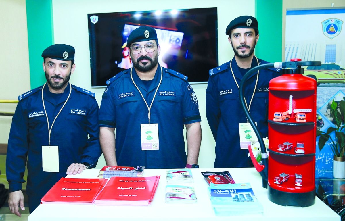 الدفاع المدني تُحول أدوات الإطفاء التالفة إلى صناعات جديدة