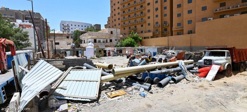 الوحدة.. فندق ومستودع