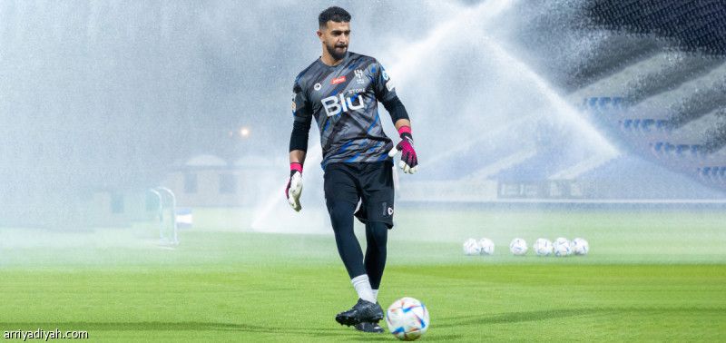 المعيوف.. إجادة الصناعة من الخلف