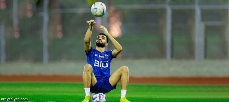 وسط الهلال.. ماريجا و«ثعبان»