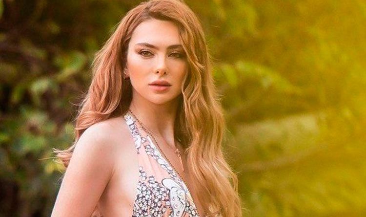 الفنانة ستيفاني صليبا ترد على مذكرة التوقيف بـ”استعراض نفسها”