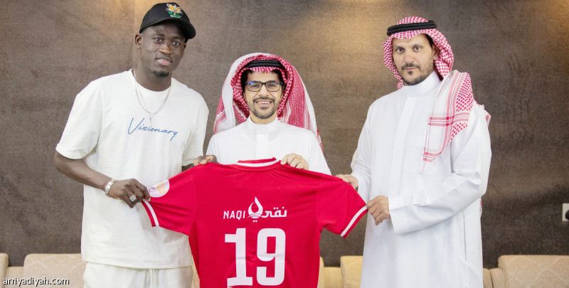 العربي يتمسك بهداف «يلو»