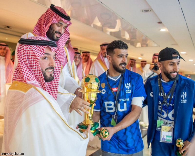 سمو ولي العهد يتوج الهلال بكأس الملك