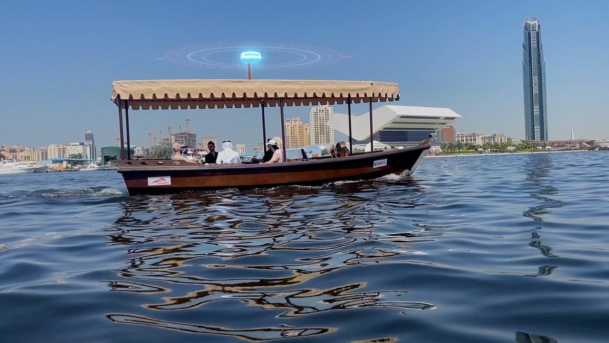 طرق دبي تدشن التشغيل التجريبي لأول عبرة كهربائية ذاتية القيادة