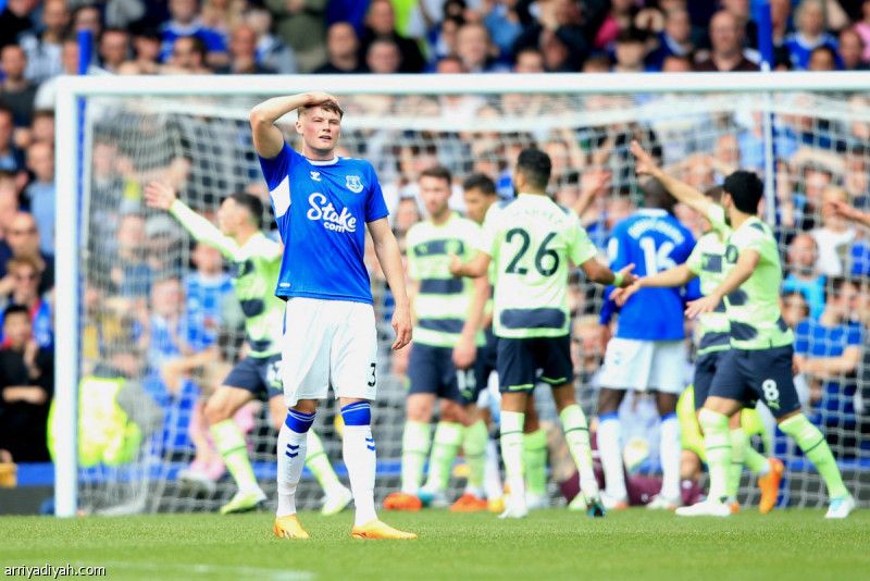 السيتي ينذر الريال بثلاثية إيفرتون