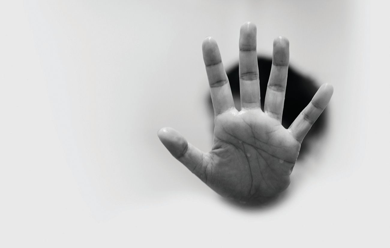 الإساءة للأطفال جرح في شخصية النشء.. والتشريعات صمام أمان