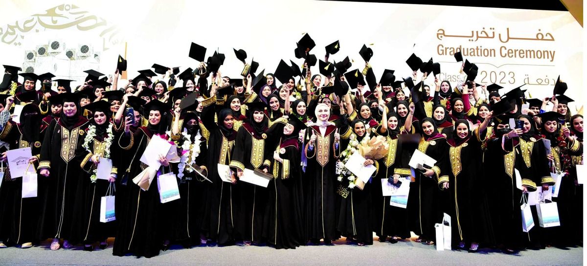 ضمن الدفعة 46 بجامعة قطر.. تخريج 718 طالبة من كلية الإدارة