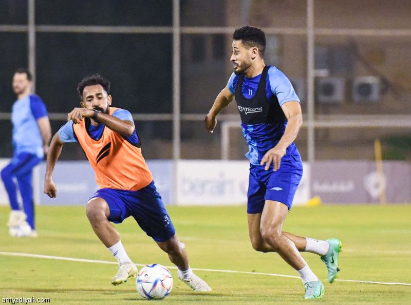 قبل العدالة دونيس يقسّم اللاعبين