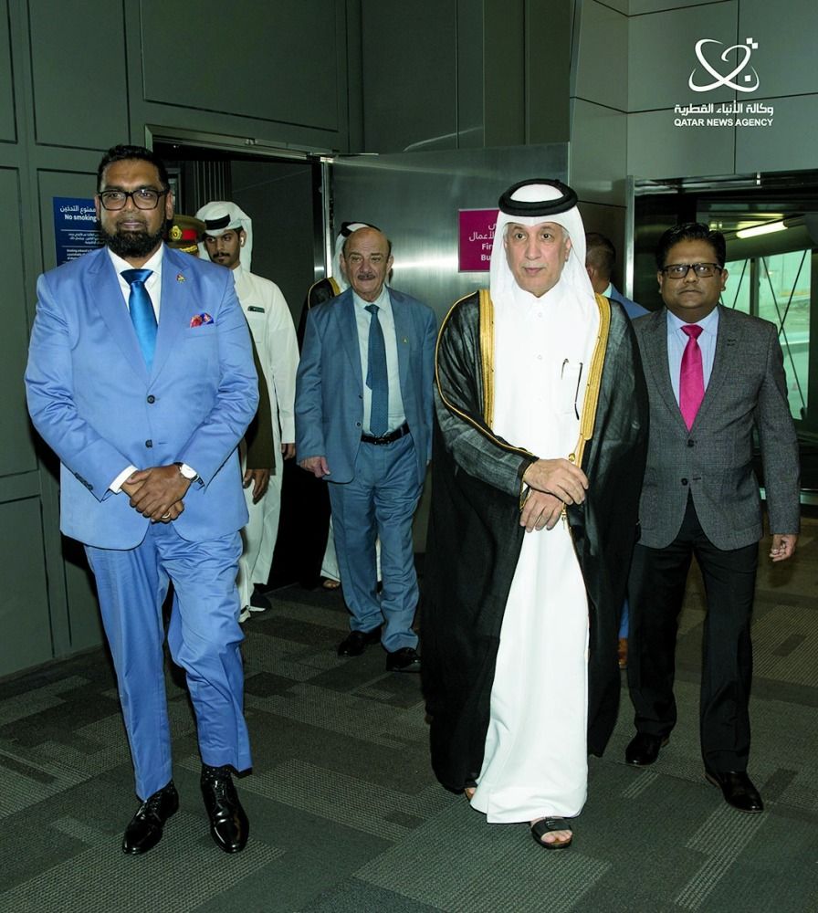 رئيس غويانا التعاونية يصل الدوحة