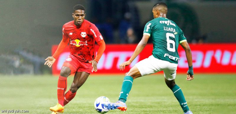 بالميراس يهدر الصدارة