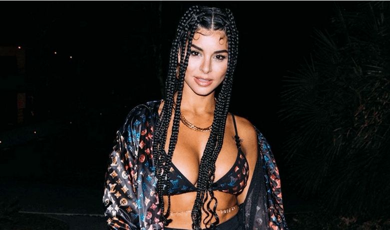 ملكة جمال أميركا السابقة اللبنانية الأصل ريما فقيه تظهر بالبكيني