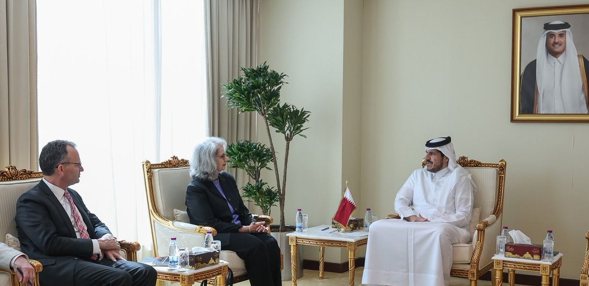 وزير التجارة والصناعة يجتمع مع وفد من مؤسسة الشرق الأوسط الأمريكية