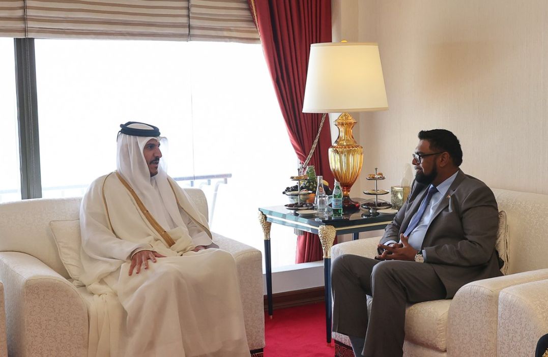 وزير التجارة والصناعة يجتمع مع رئيس غويانا التعاونية