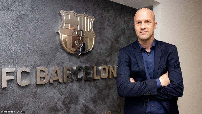 كرويف يترك منصبه في برشلونة