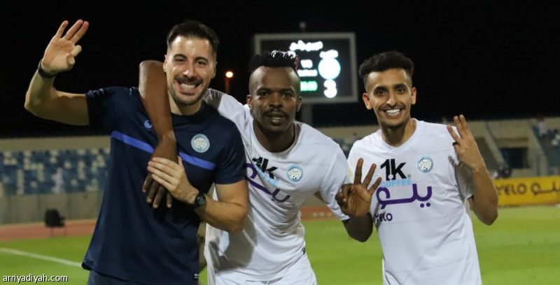 الأخدود ينتزع صدارة «يلو».. ويحتفل بالصعود