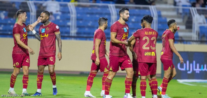 العدالة ينعش فرص البقاء برباعية الفتح