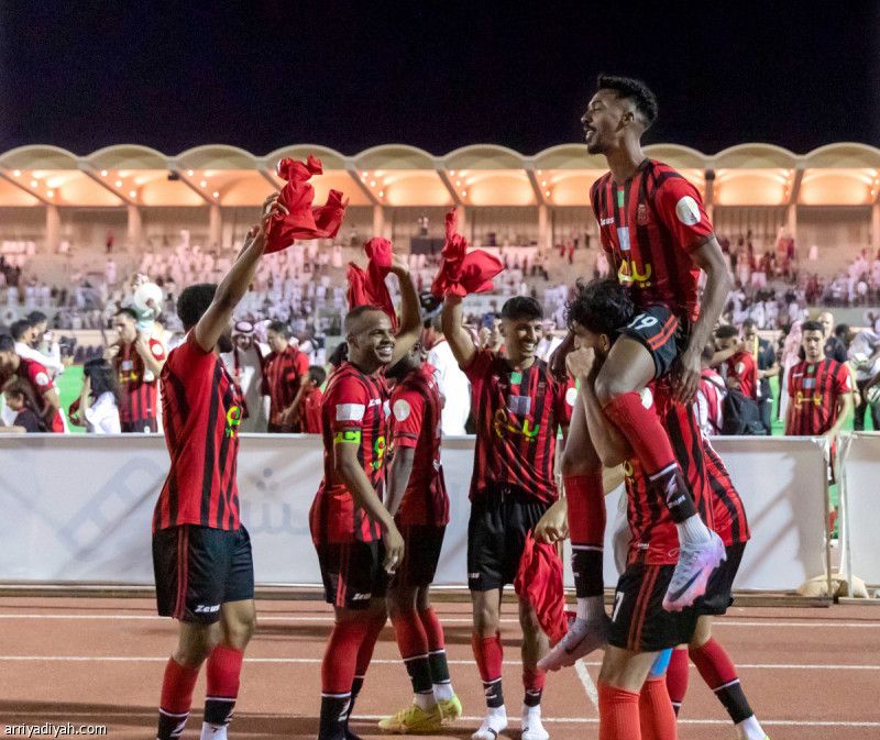 بعد 18 عاما.. «مدرسة الوسطى» بين الكبار