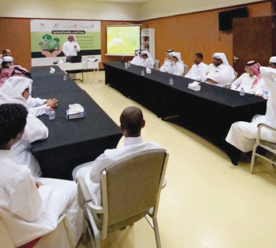 «أصدقاء البيئة» ينظم ورشة توعوية للشباب