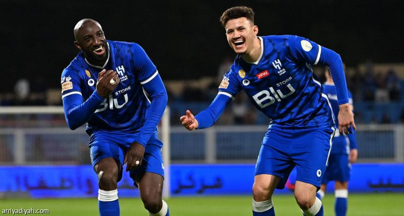الهلال يصعّب موقف ضمك