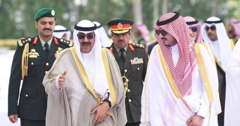 ممثل سمو الأمير يصل إلى السعودية لترؤس وفد الكويت في القمة العربية