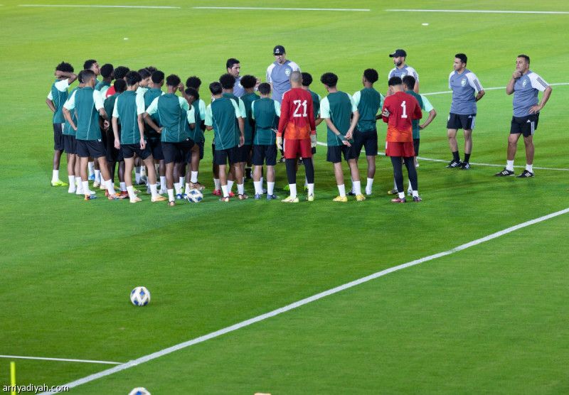 أخضر 17 يدشن معسكر الدمام