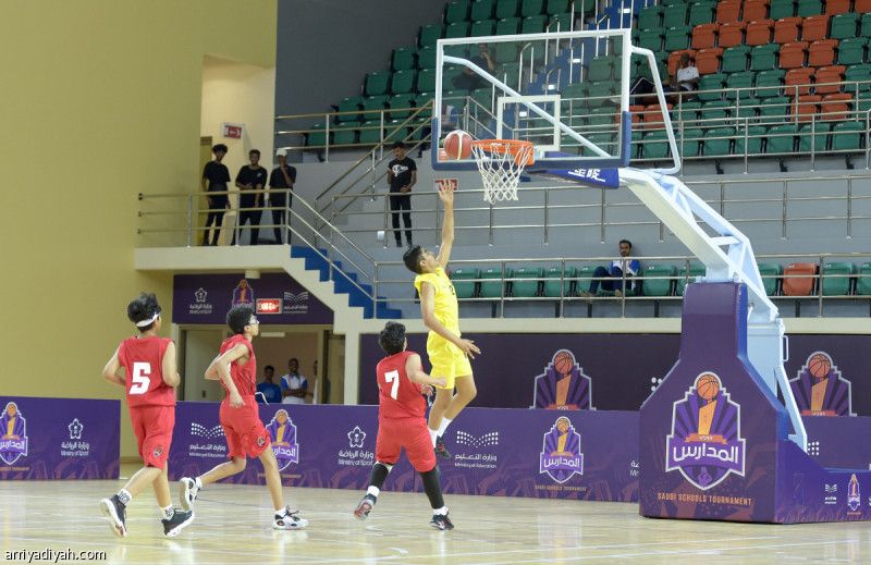 دوري المدارس.. انطلاق نخبة المملكة