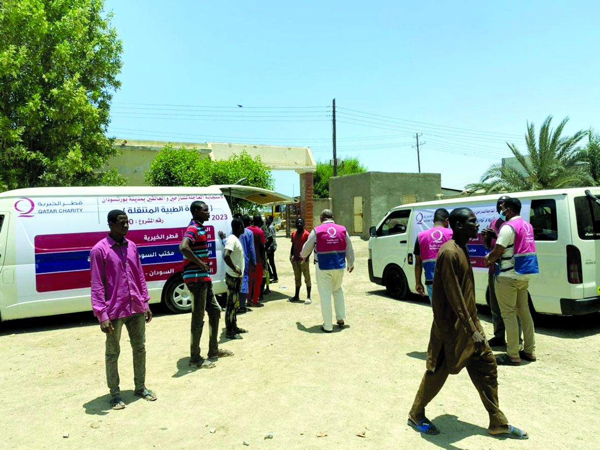 قطر الخيرية تقدّم خدمات صحية للنازحين والعالقين ببورسودان