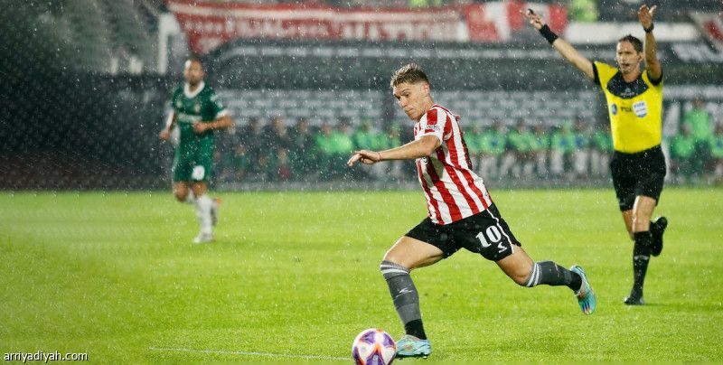 إستوديانتس يعود إلى الانتصارات