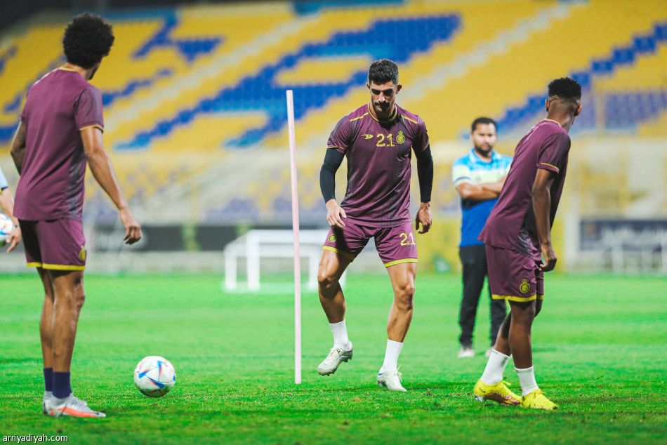 بخاري يدخل حسابات إيليتشيتش