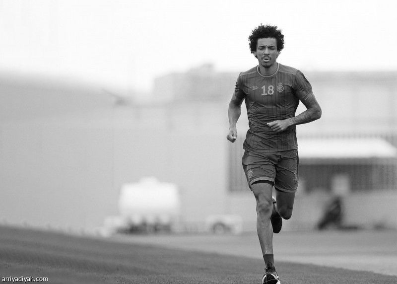 جوستافو يعادل الأرقام