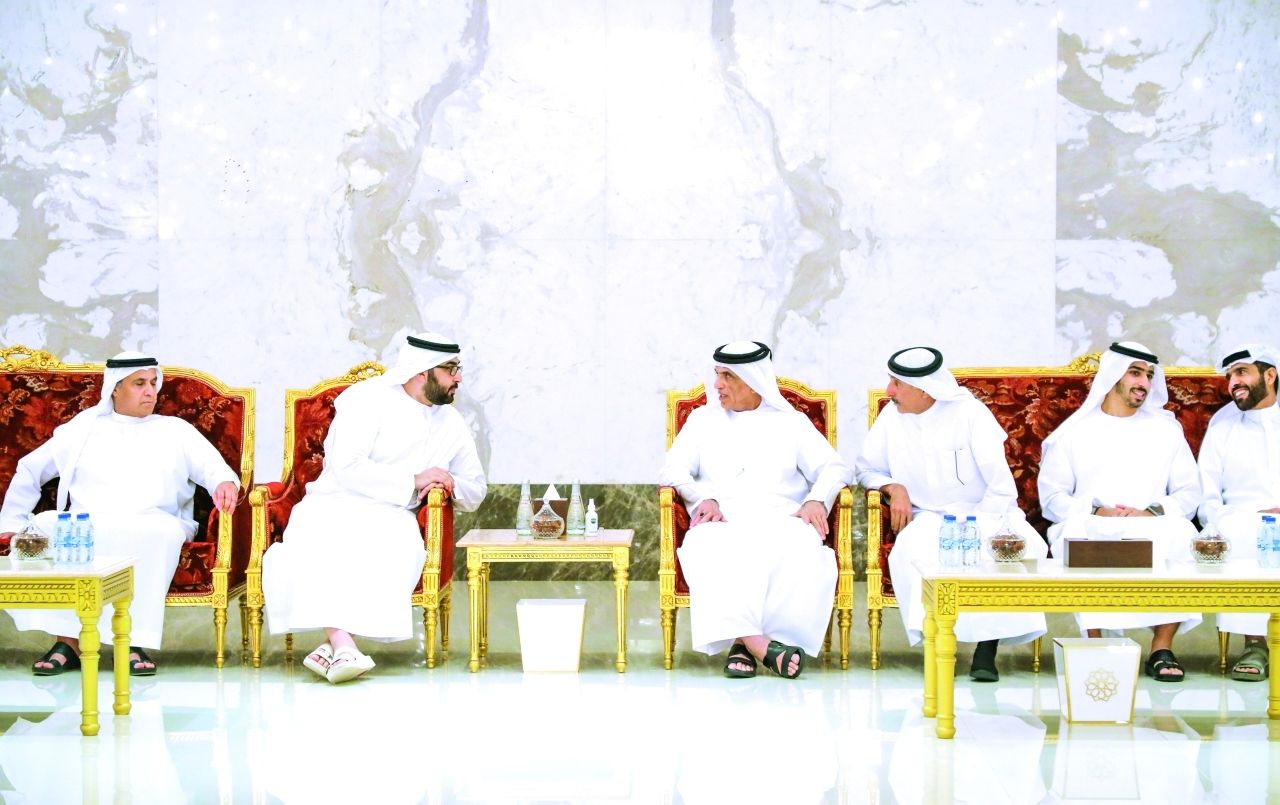 سعود بن صقر يتقبل تعازي راشد المعلا بوفاة محمد القاسمي