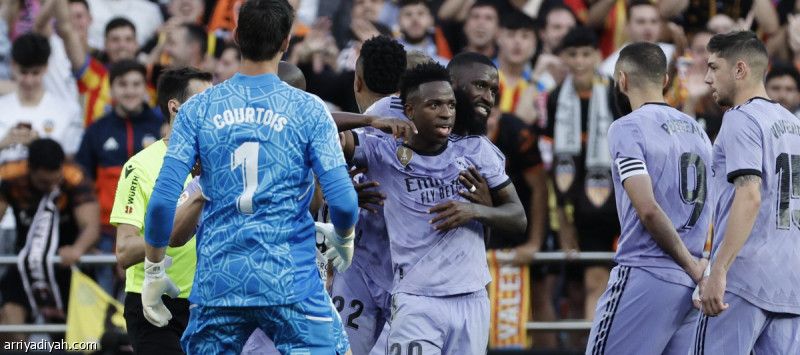 مدريد يلجأ إلى القضاء دفاعا عن فينيسيوس