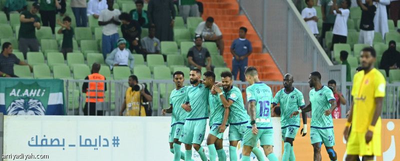 الأهلي يعانق ذهب دوري يلو